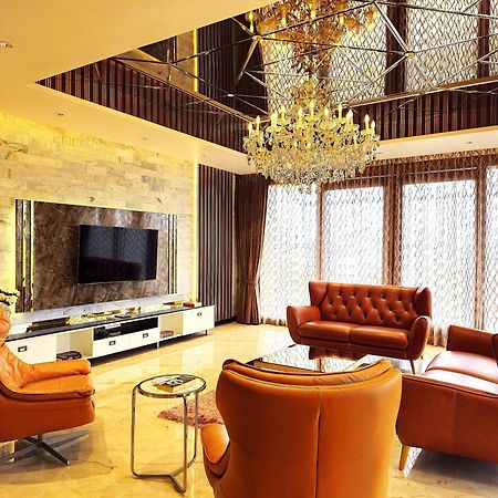 Appartement The Pentouz On 100 Feet Road Indiranagar - An Urban Luxury Retreat à Bangalore Extérieur photo