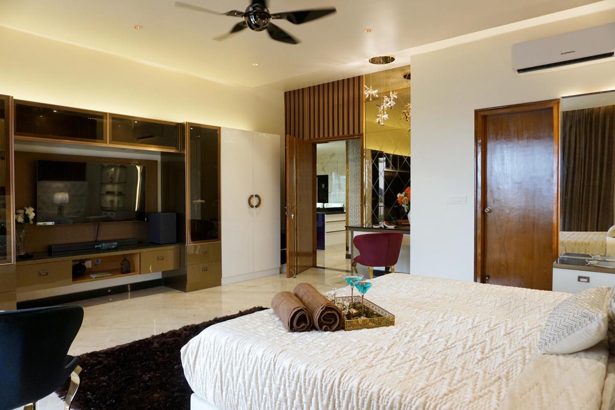 Appartement The Pentouz On 100 Feet Road Indiranagar - An Urban Luxury Retreat à Bangalore Extérieur photo