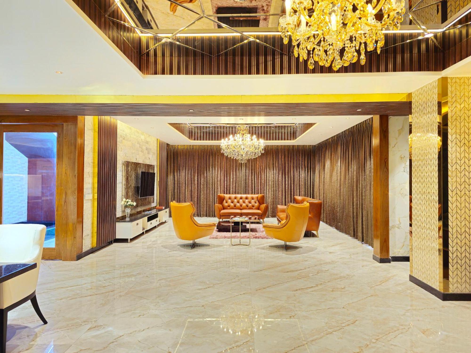 Appartement The Pentouz On 100 Feet Road Indiranagar - An Urban Luxury Retreat à Bangalore Extérieur photo