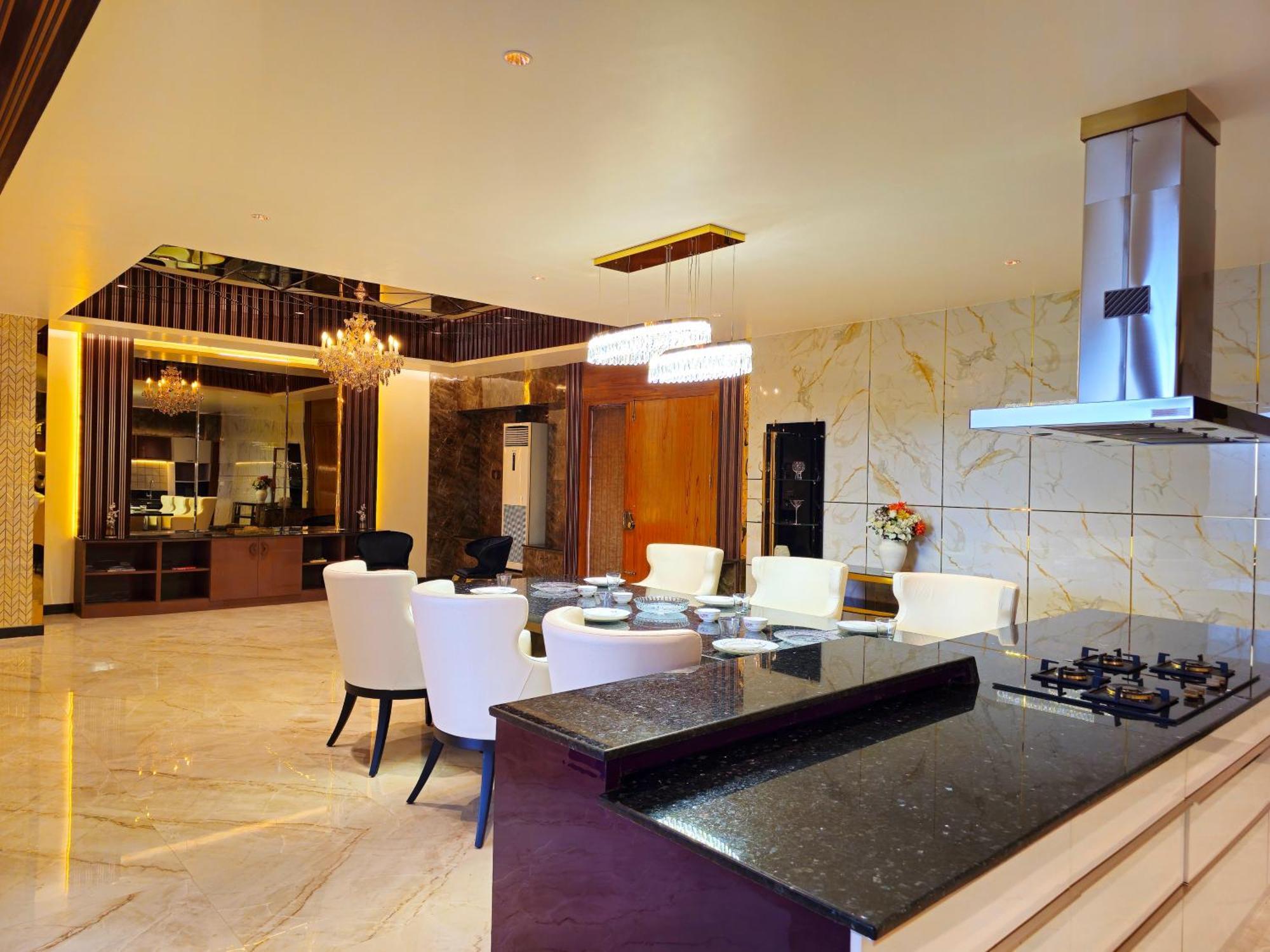 Appartement The Pentouz On 100 Feet Road Indiranagar - An Urban Luxury Retreat à Bangalore Extérieur photo