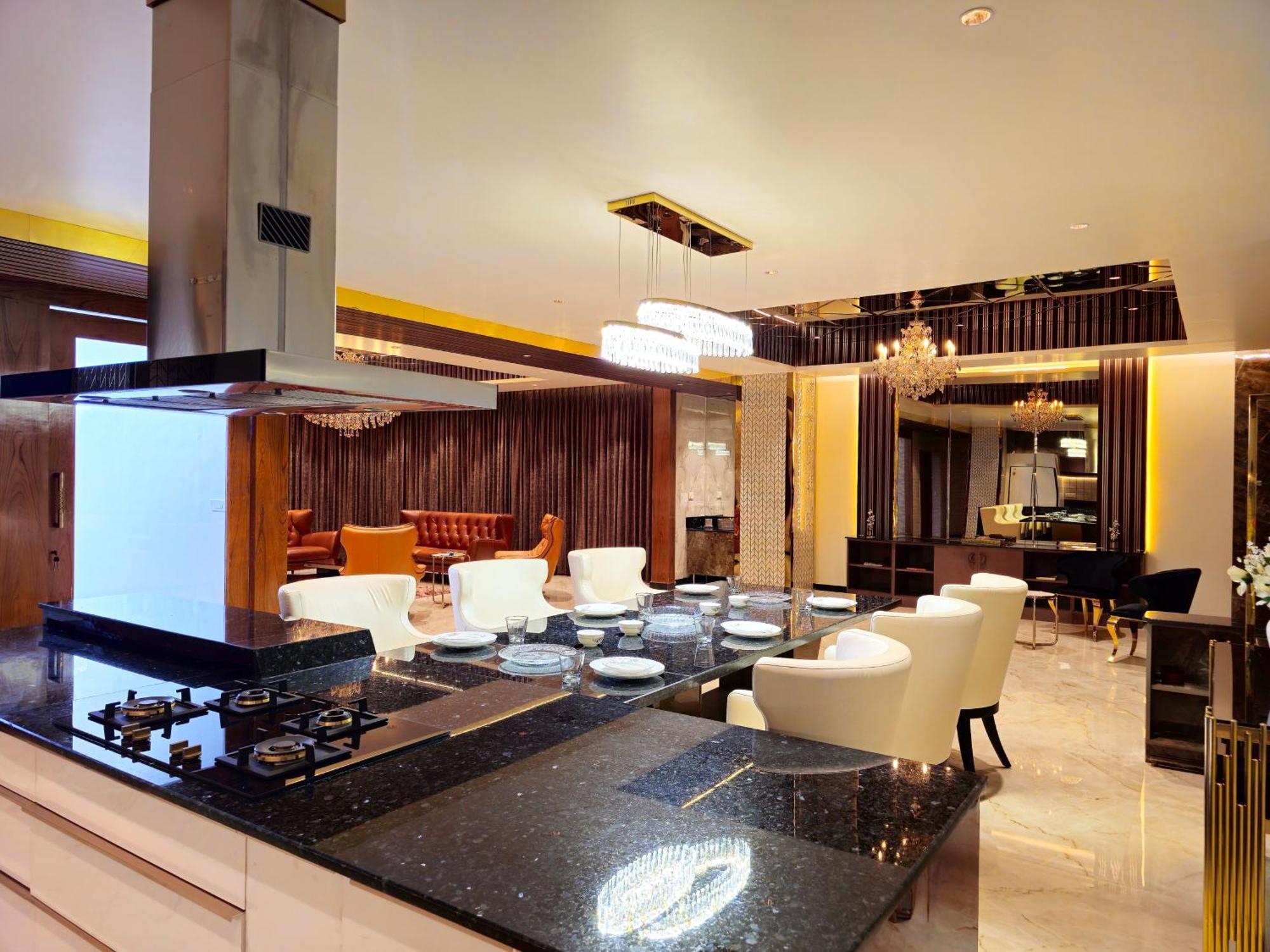Appartement The Pentouz On 100 Feet Road Indiranagar - An Urban Luxury Retreat à Bangalore Extérieur photo