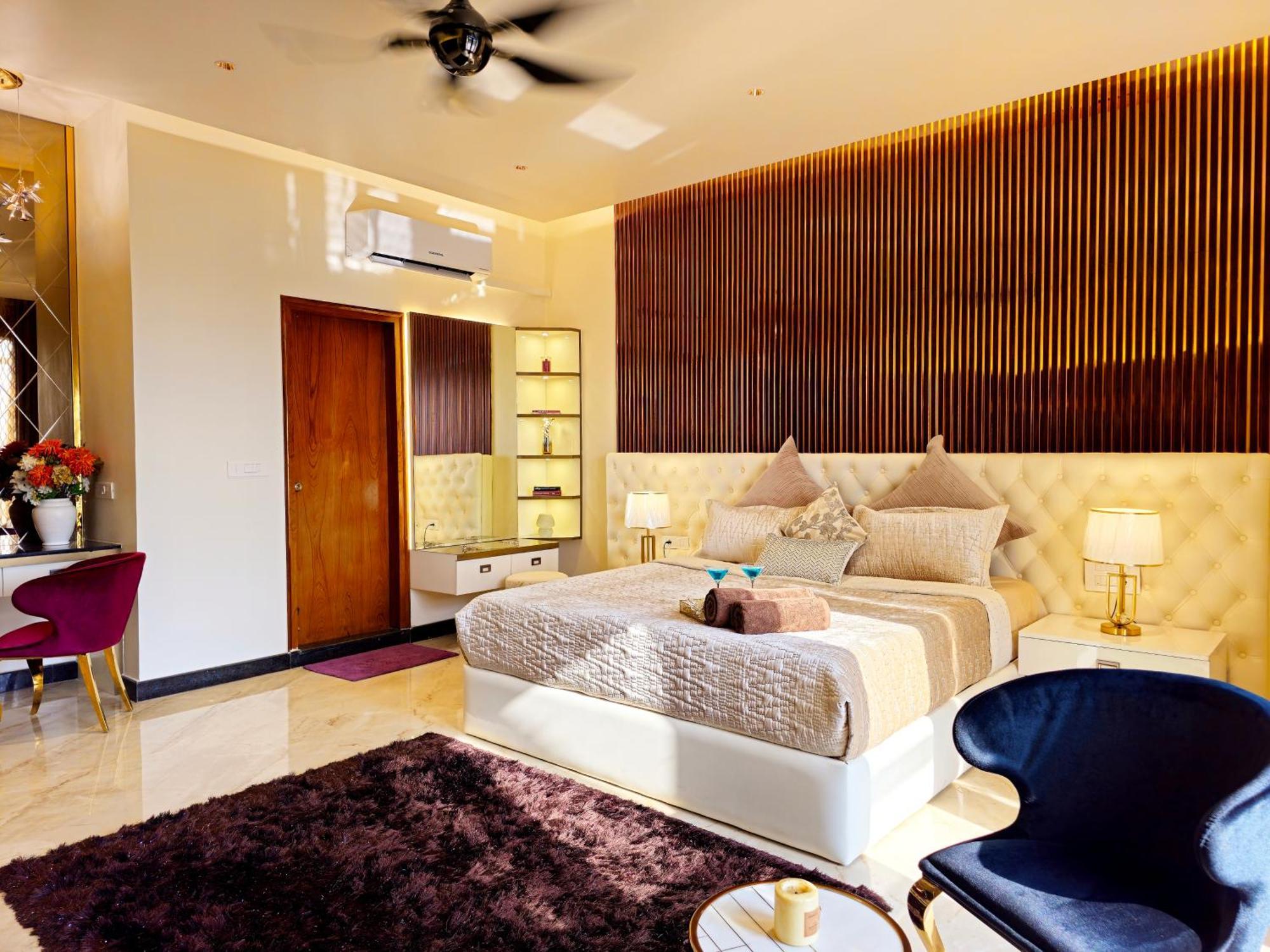 Appartement The Pentouz On 100 Feet Road Indiranagar - An Urban Luxury Retreat à Bangalore Extérieur photo