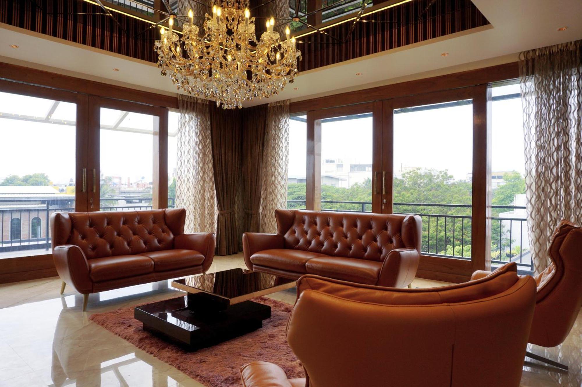 Appartement The Pentouz On 100 Feet Road Indiranagar - An Urban Luxury Retreat à Bangalore Extérieur photo