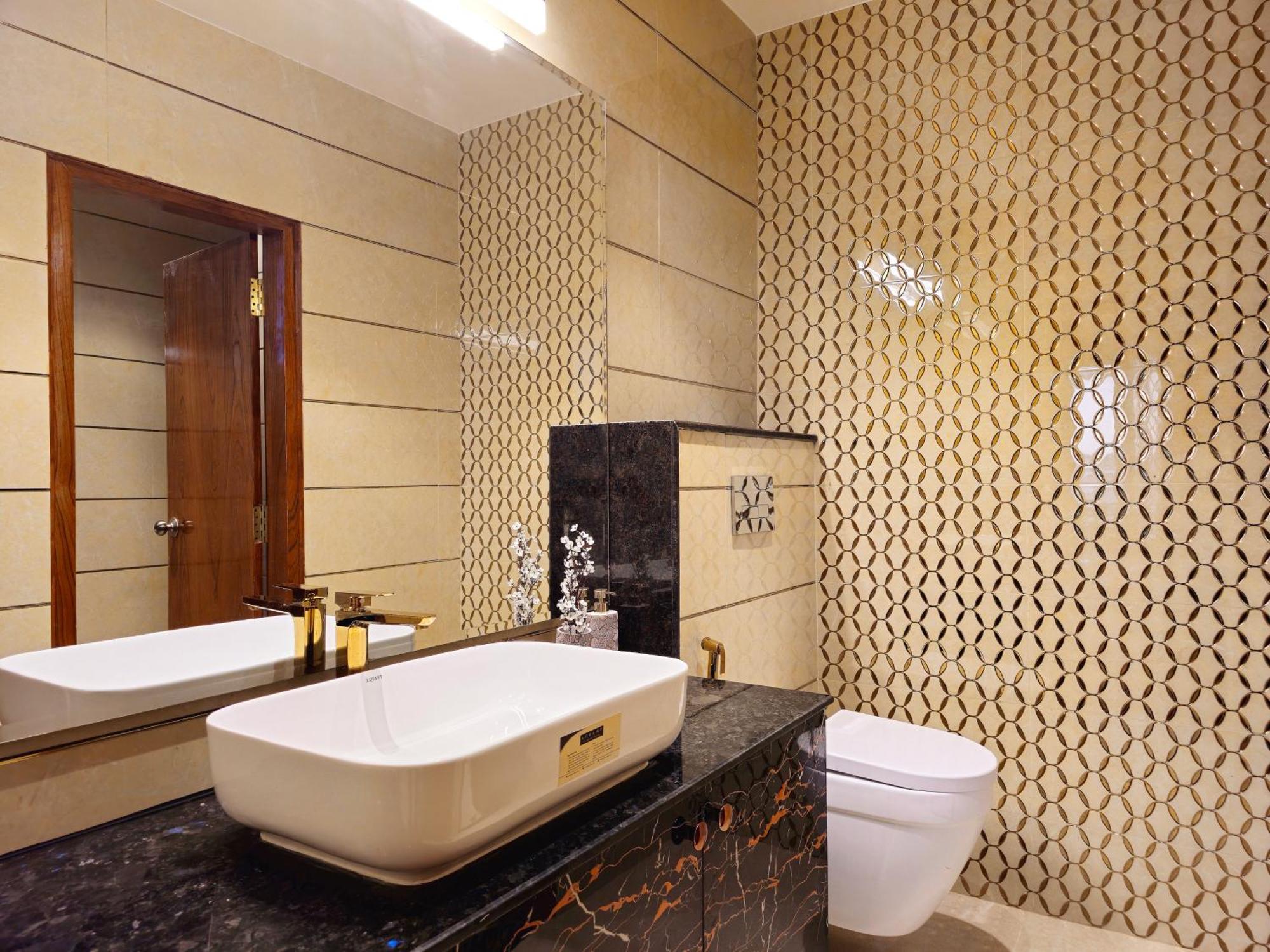 Appartement The Pentouz On 100 Feet Road Indiranagar - An Urban Luxury Retreat à Bangalore Extérieur photo