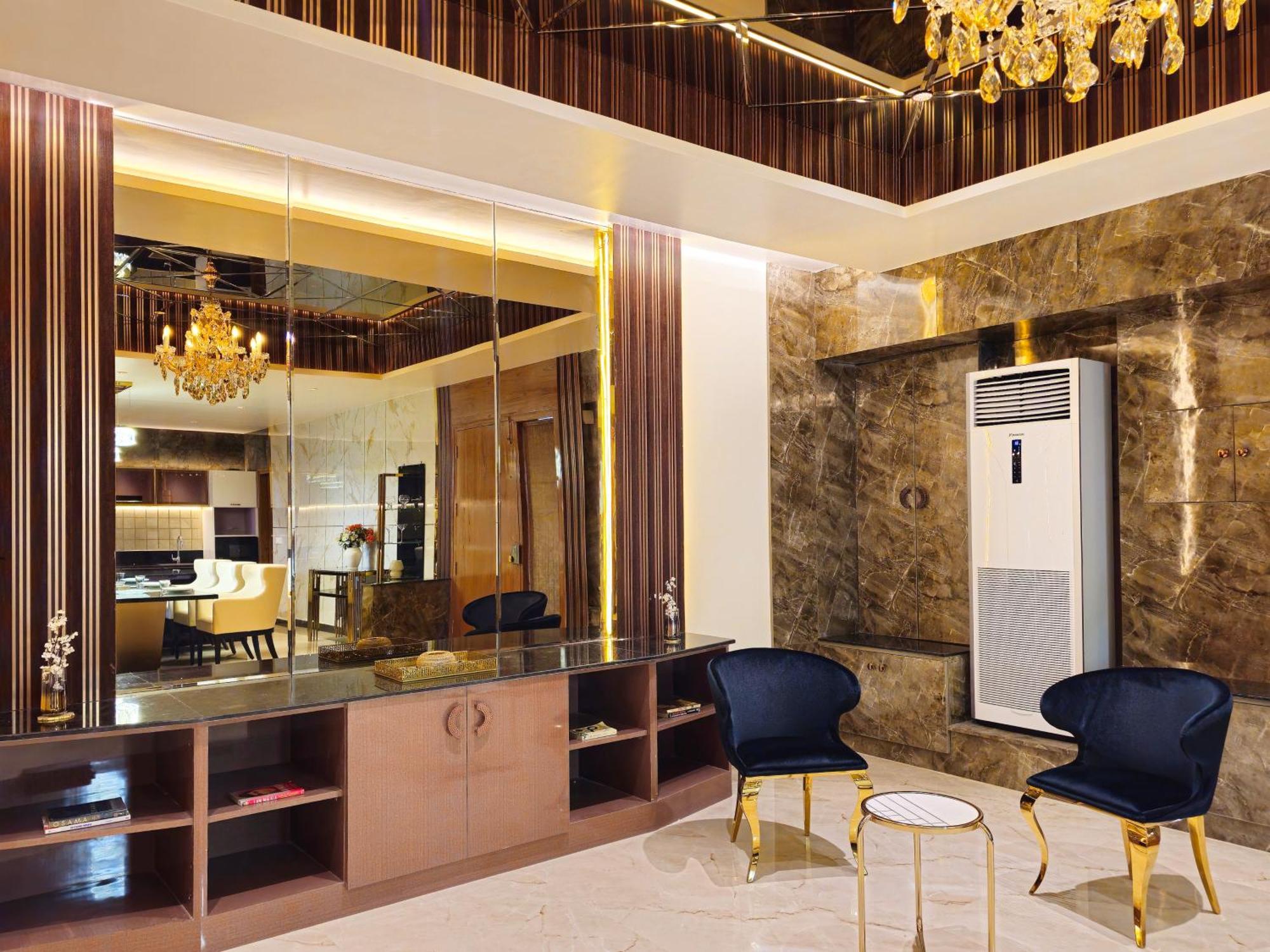 Appartement The Pentouz On 100 Feet Road Indiranagar - An Urban Luxury Retreat à Bangalore Extérieur photo